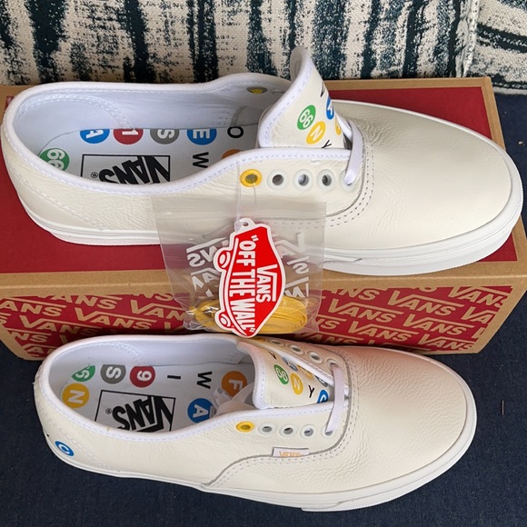 Vans Authentic NYC True White/True White WMNS - Picture 3 of 16